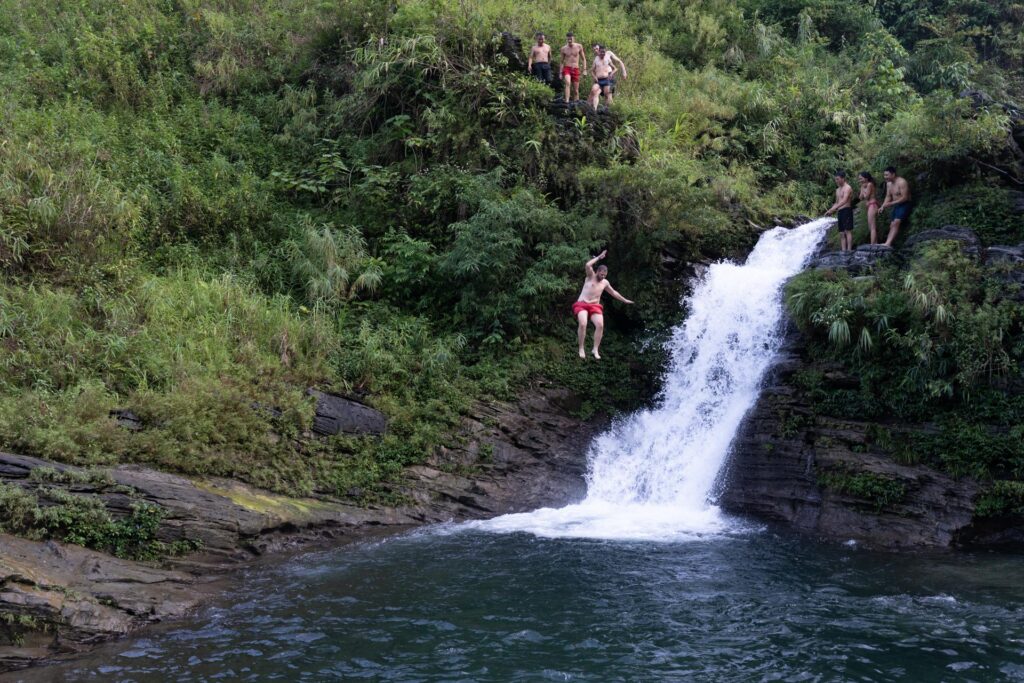 Ha Giang - Loop Jumping Waterfall Water Tourists River - Fareast247