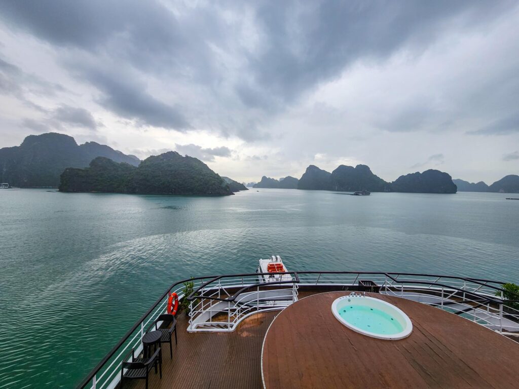 Ha Long Bay - Cruise Bay Mountain View Jacuzzi Pool - Fareast247