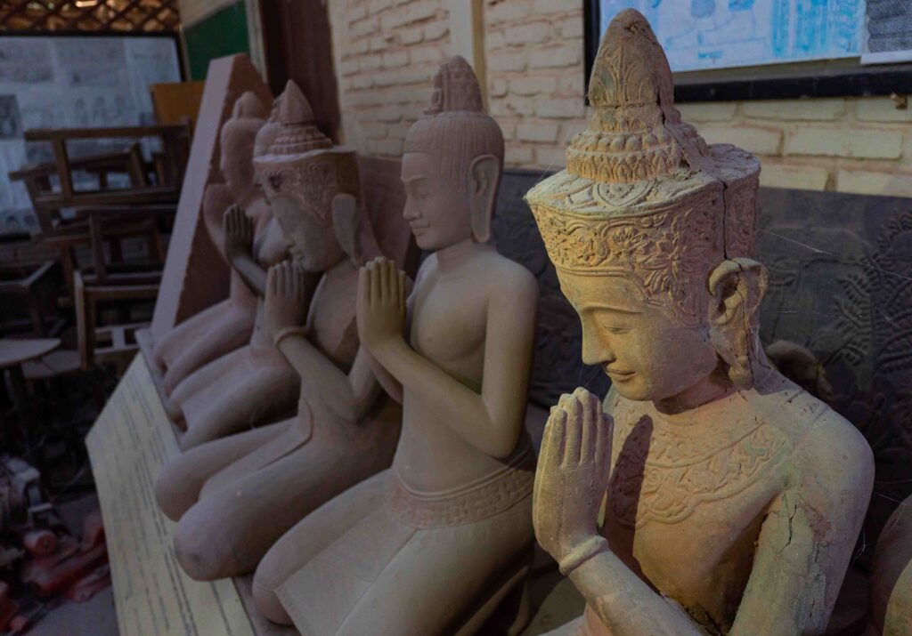Siem Reap - Workshop Statues fareast247
